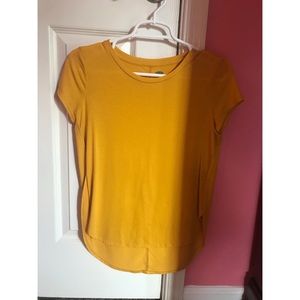 Long short sleeve shirt.